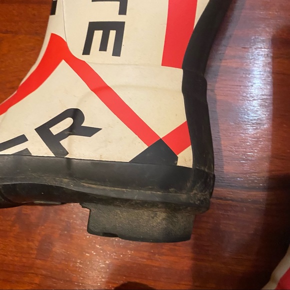 Hunter mid calf rain boots US size 8 needs to be cleaned - Picture 14 of 16